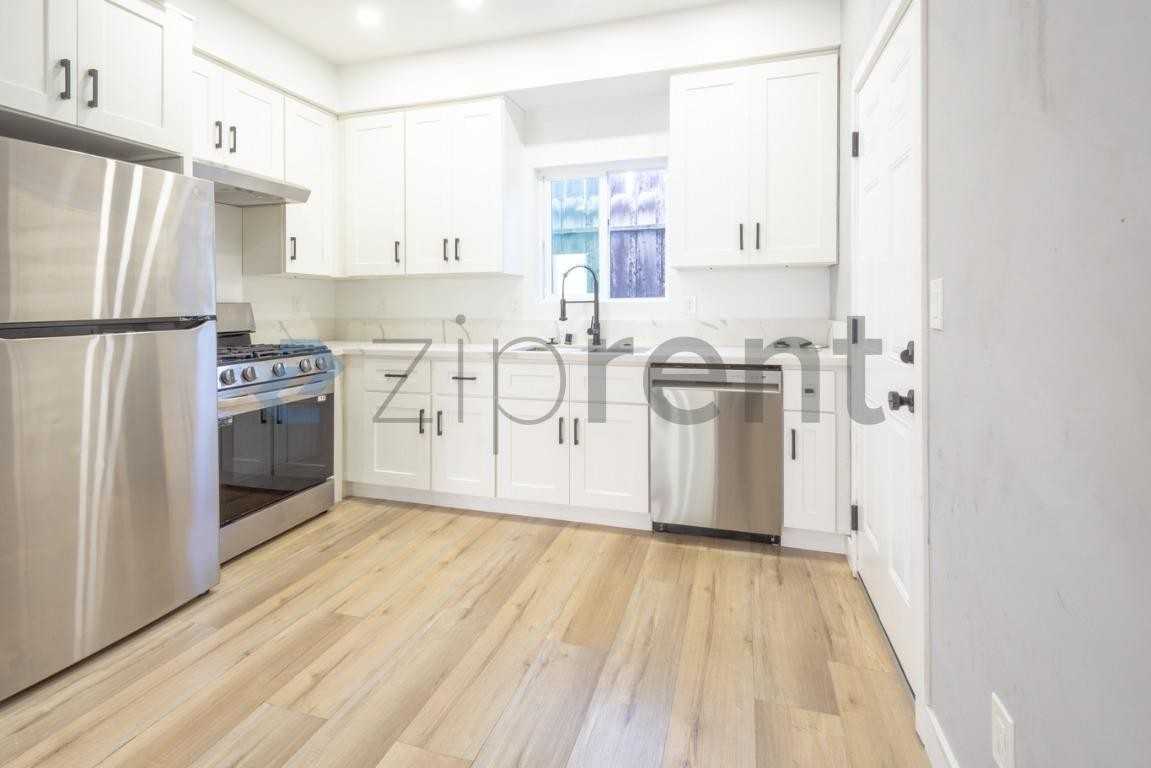 1325 5th Ave - Photo 5 of 15