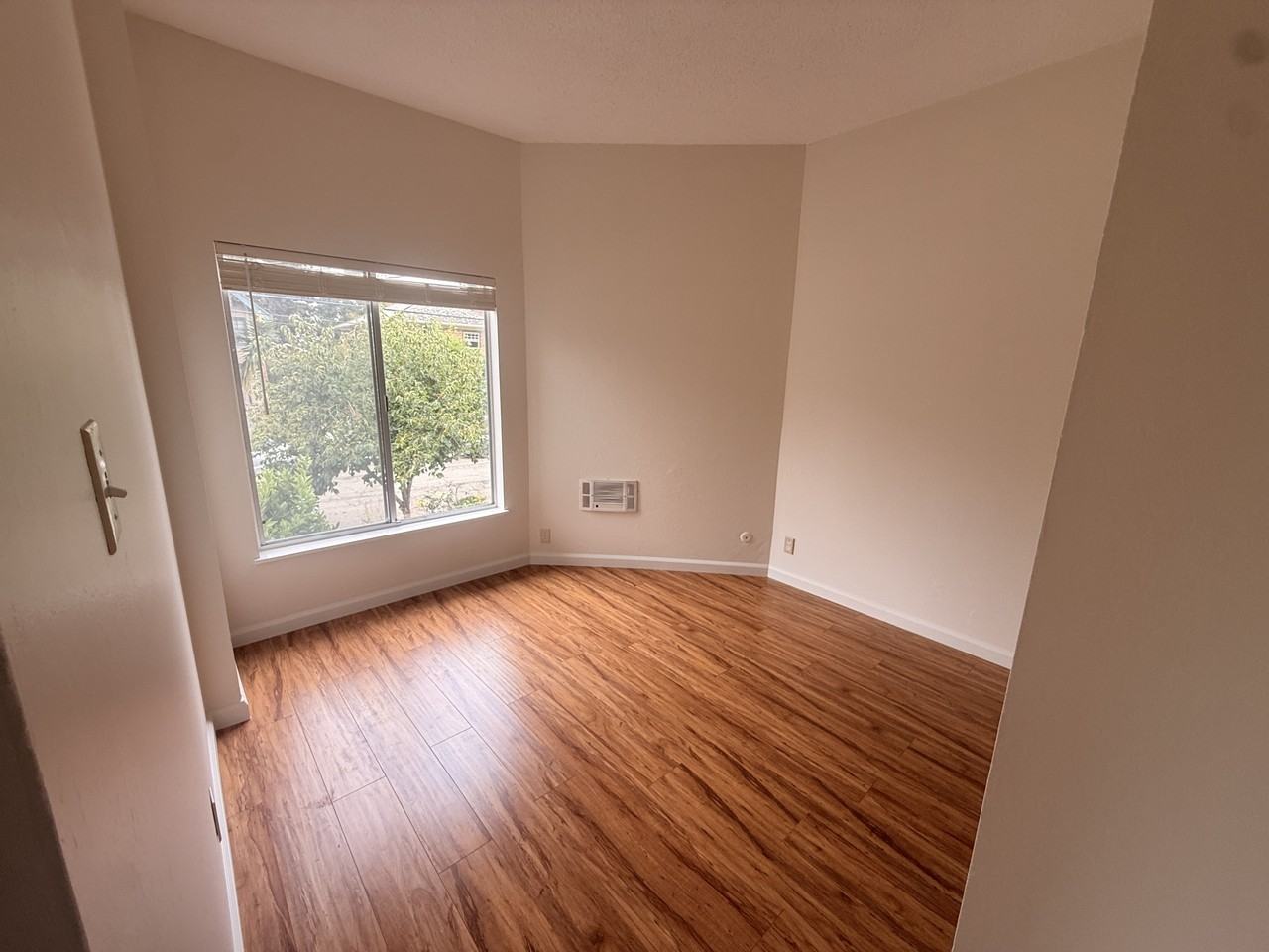2715 Benvenue Avenue - Photo 4 of 11