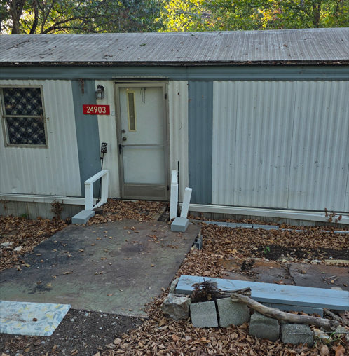24903 S Oak - Photo 2 of 14