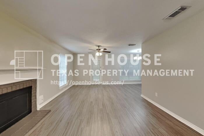2457 Ripplewood Dr - Photo 4 of 21
