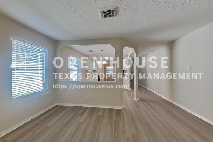 5014 Woodland Meadows Ln - Photo 5 of 20