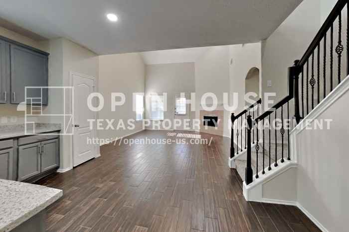 21542 Kings Bend Dr - Photo 7 of 21