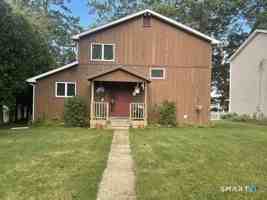 featured image of 10 Bluff Rd W