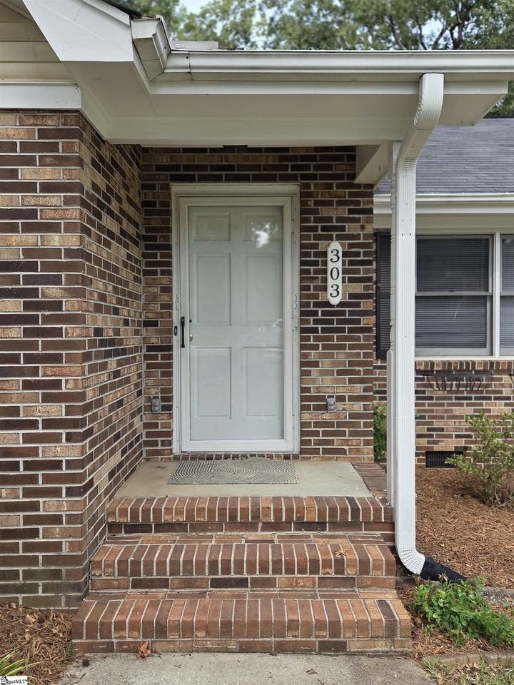 303 Jonesville Rd - Photo 3 of 23