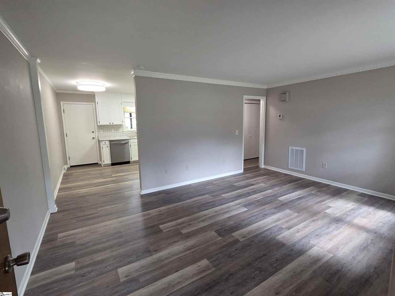 303 Jonesville Rd - Photo 4 of 23