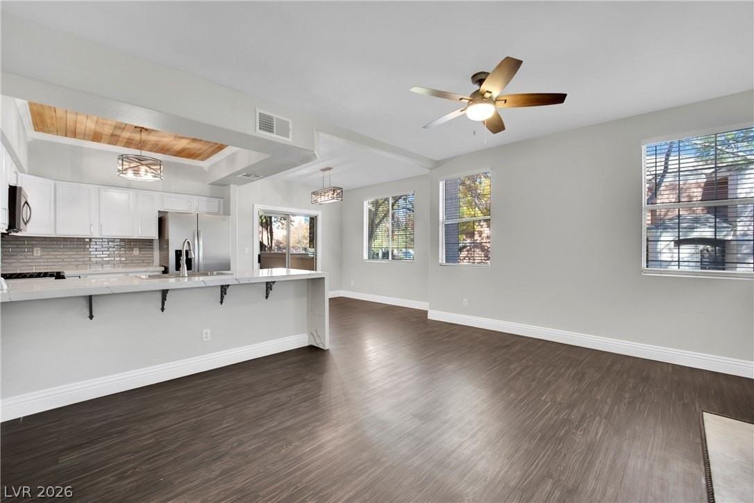 1505 Truett St #103 - Photo 5 of 34