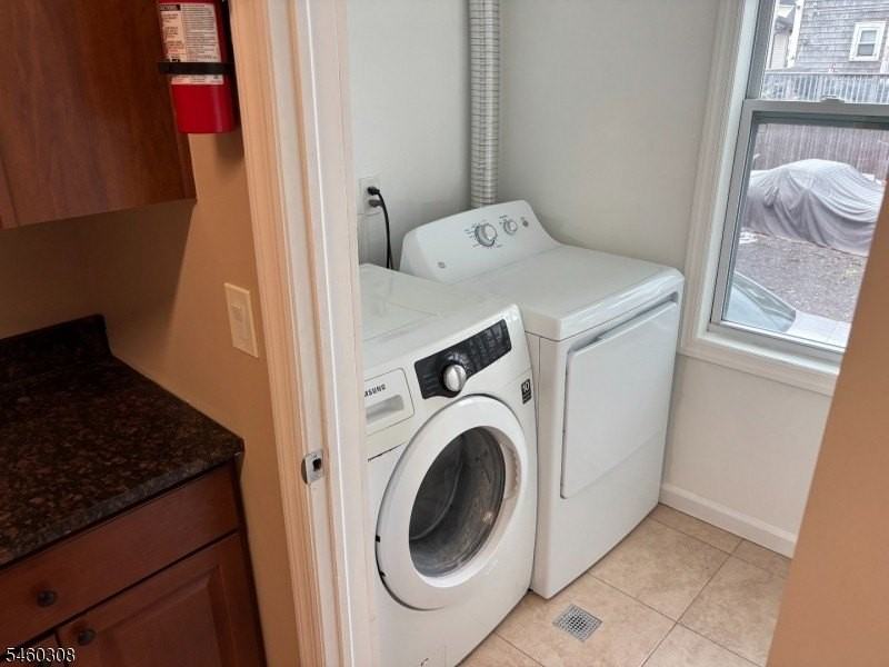 401 N Grove St - Photo 2 of 15