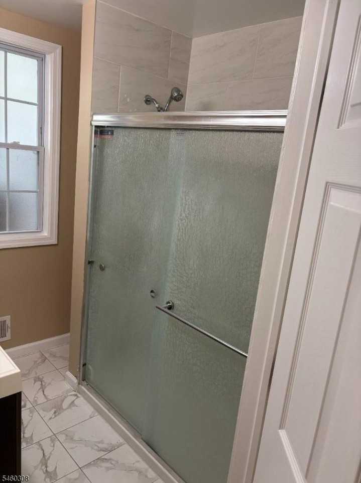 401 N Grove St - Photo 5 of 15
