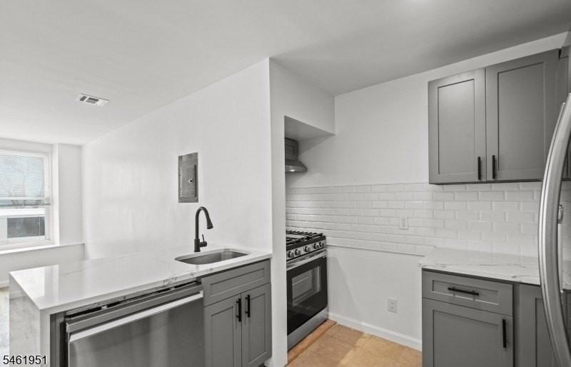700 4th Ave - Photo 2 of 10