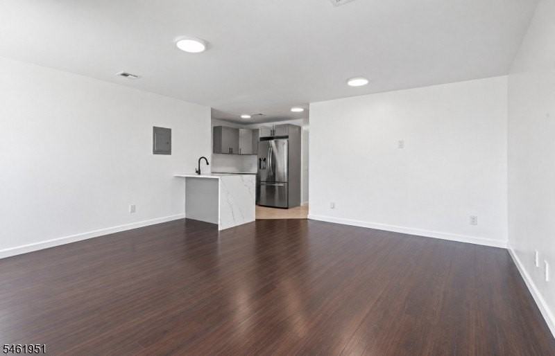 700 4th Ave - Photo 4 of 10