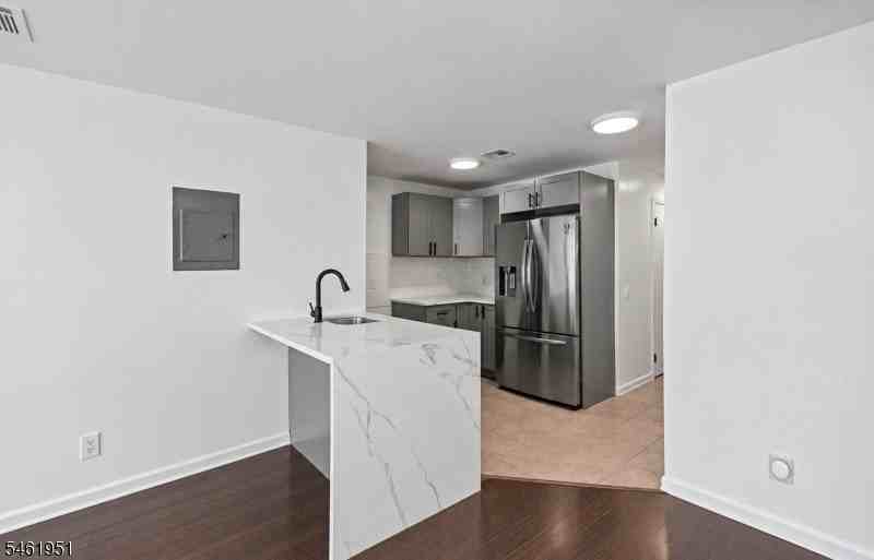 700 4th Ave - Photo 5 of 10