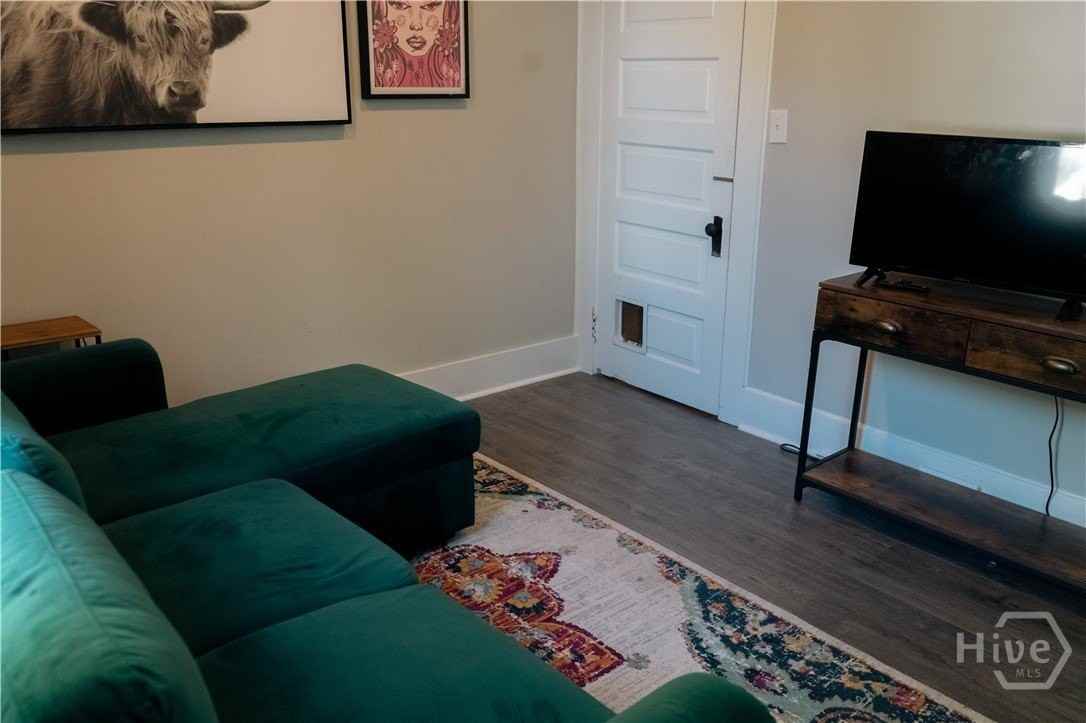 1203 E 33rd St - Photo 5 of 24