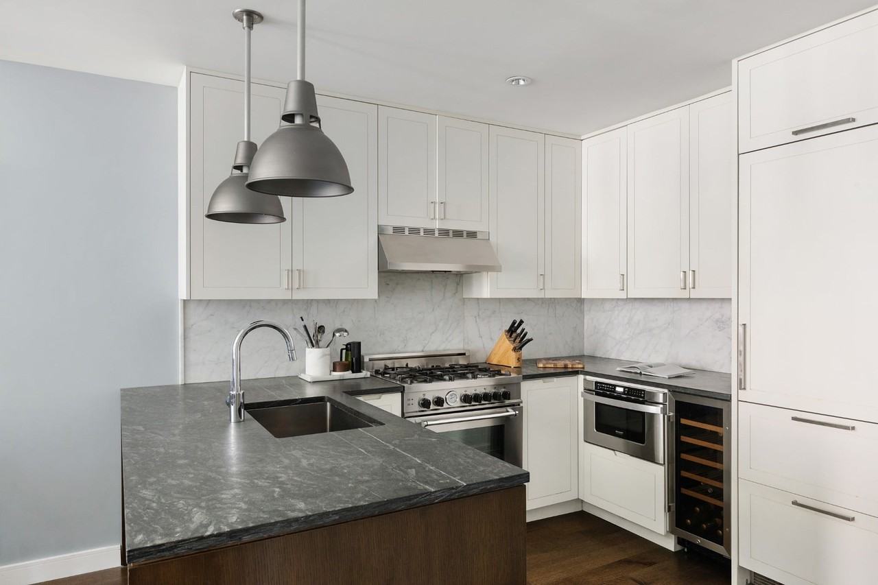 345 Carroll St #3G - Photo 4 of 16