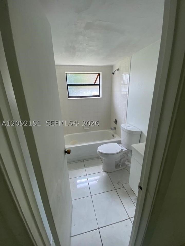 2715 W 66th St #13-21 - Photo 5 of 9
