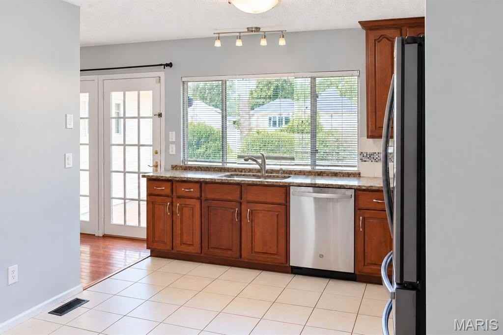 14331 Rainy Lake Dr - Photo 7 of 17