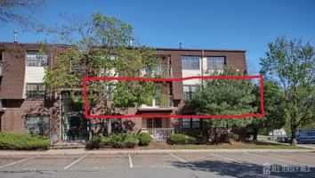 featured image of 1807 Green Hollow Dr