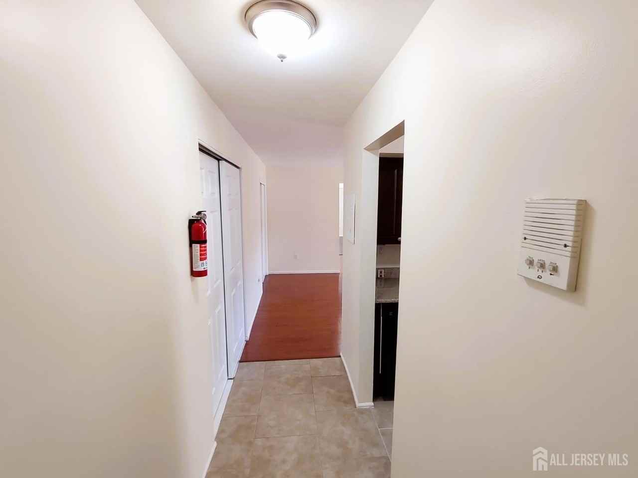 1807 Green Hollow Dr - Photo 2 of 13