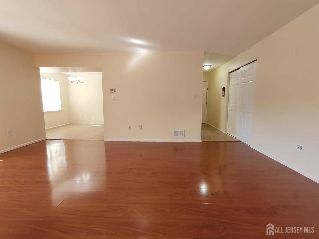 1807 Green Hollow Dr - Photo 7 of 13