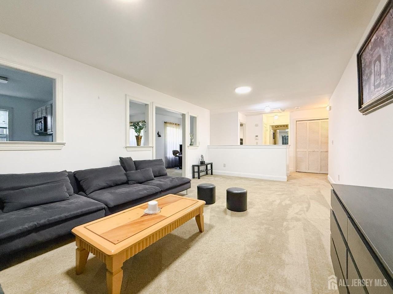 614 Middlesex Ave - Photo 4 of 21