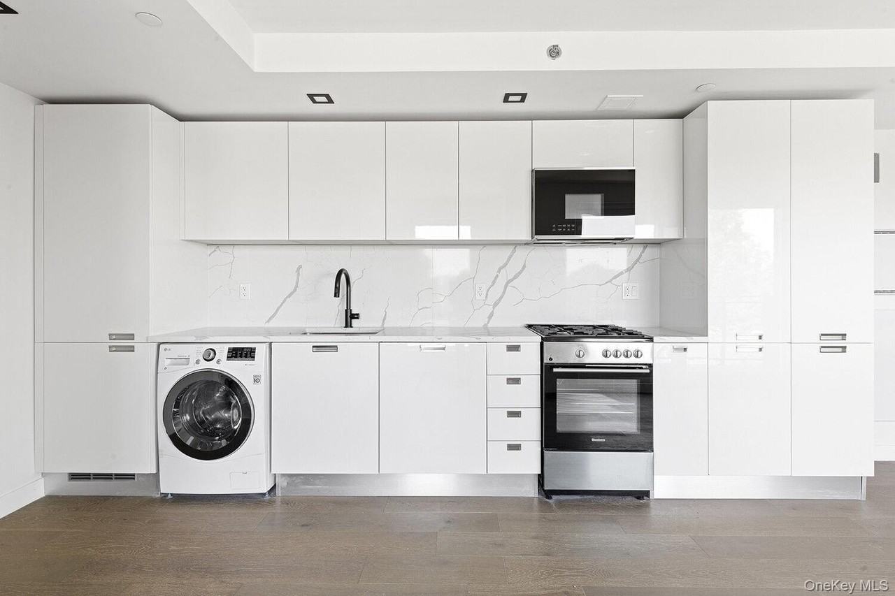 623 Avenue H #6C - Photo 4 of 12
