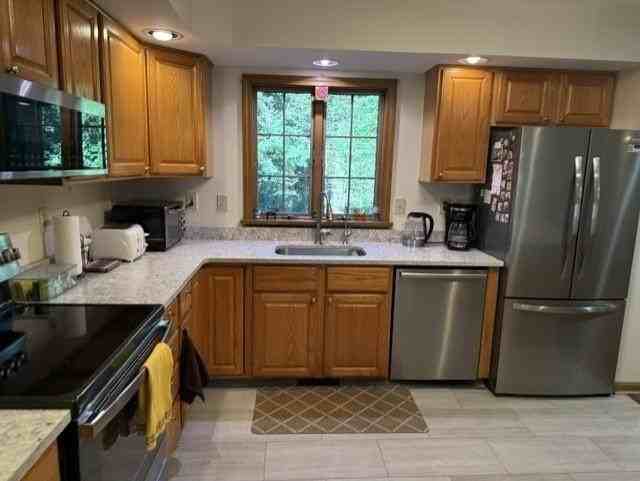 8 Mill Pond Rd - Photo 3 of 17