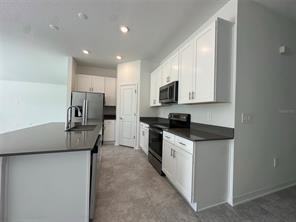 723 Grove St - Photo 7 of 20