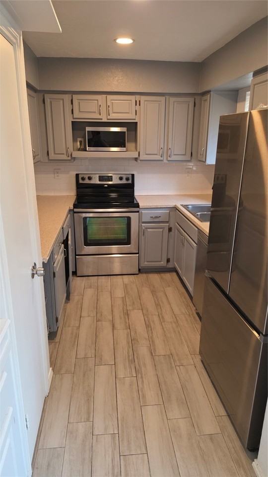 2733 Silver Creek Dr #104 - Photo 4 of 15