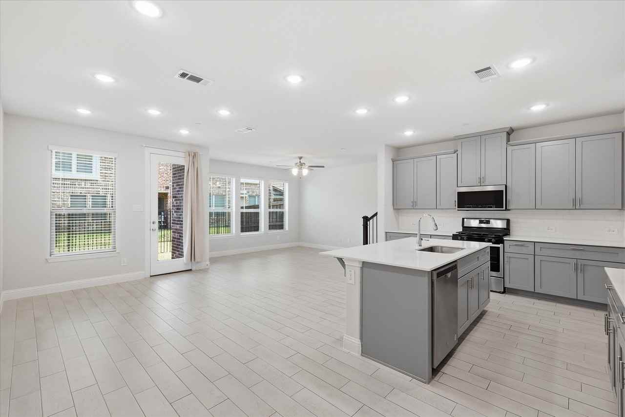 519 Sequoia St - Photo 3 of 27