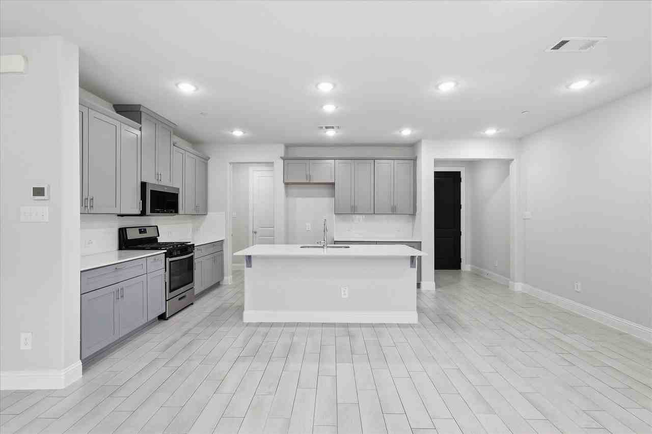 519 Sequoia St - Photo 4 of 27