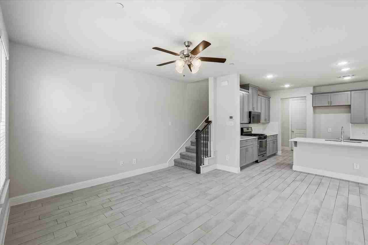 519 Sequoia St - Photo 6 of 27