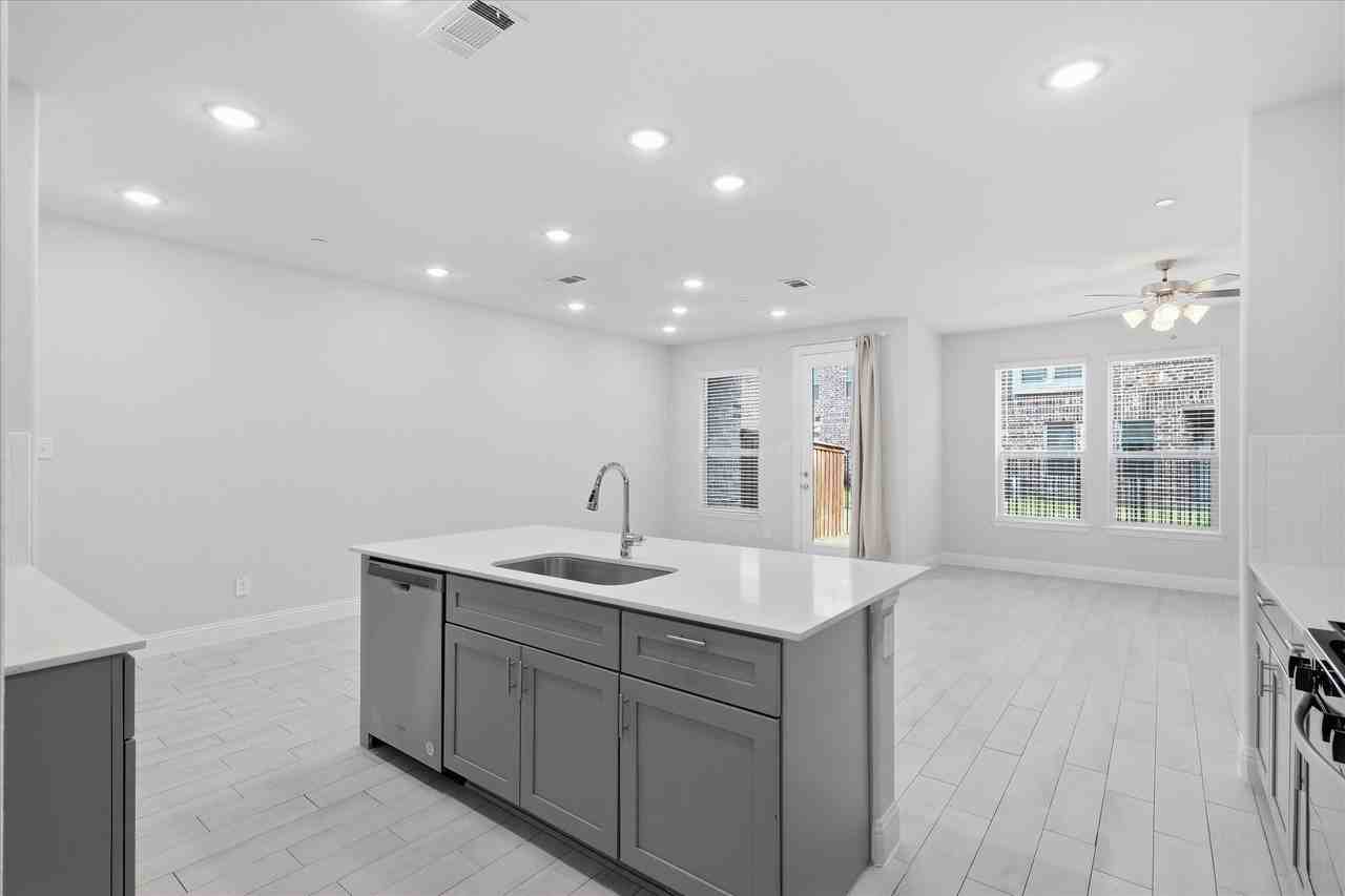 519 Sequoia St - Photo 7 of 27