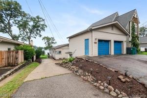 featured image of 4151 Bluebird Dr