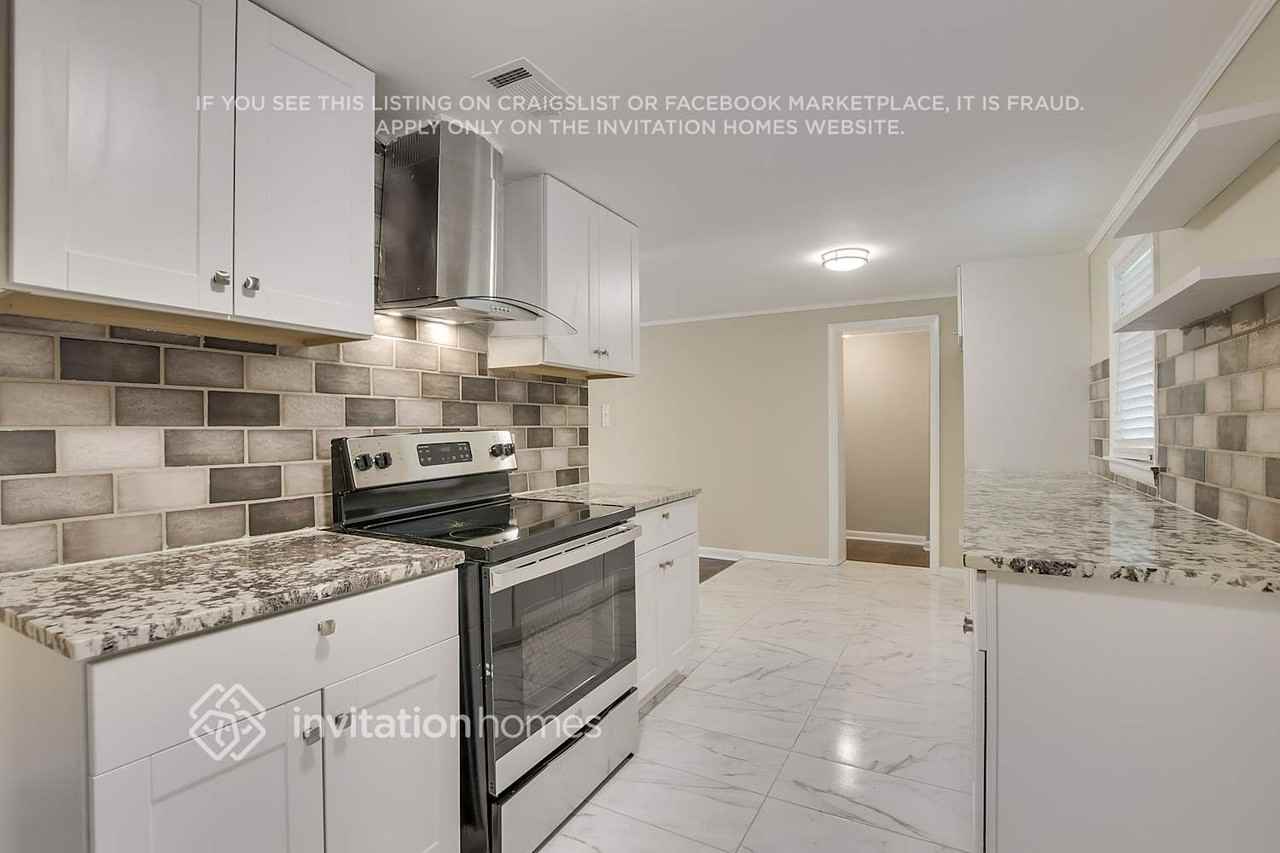 6069 Wisteria Ln - Photo 7 of 20