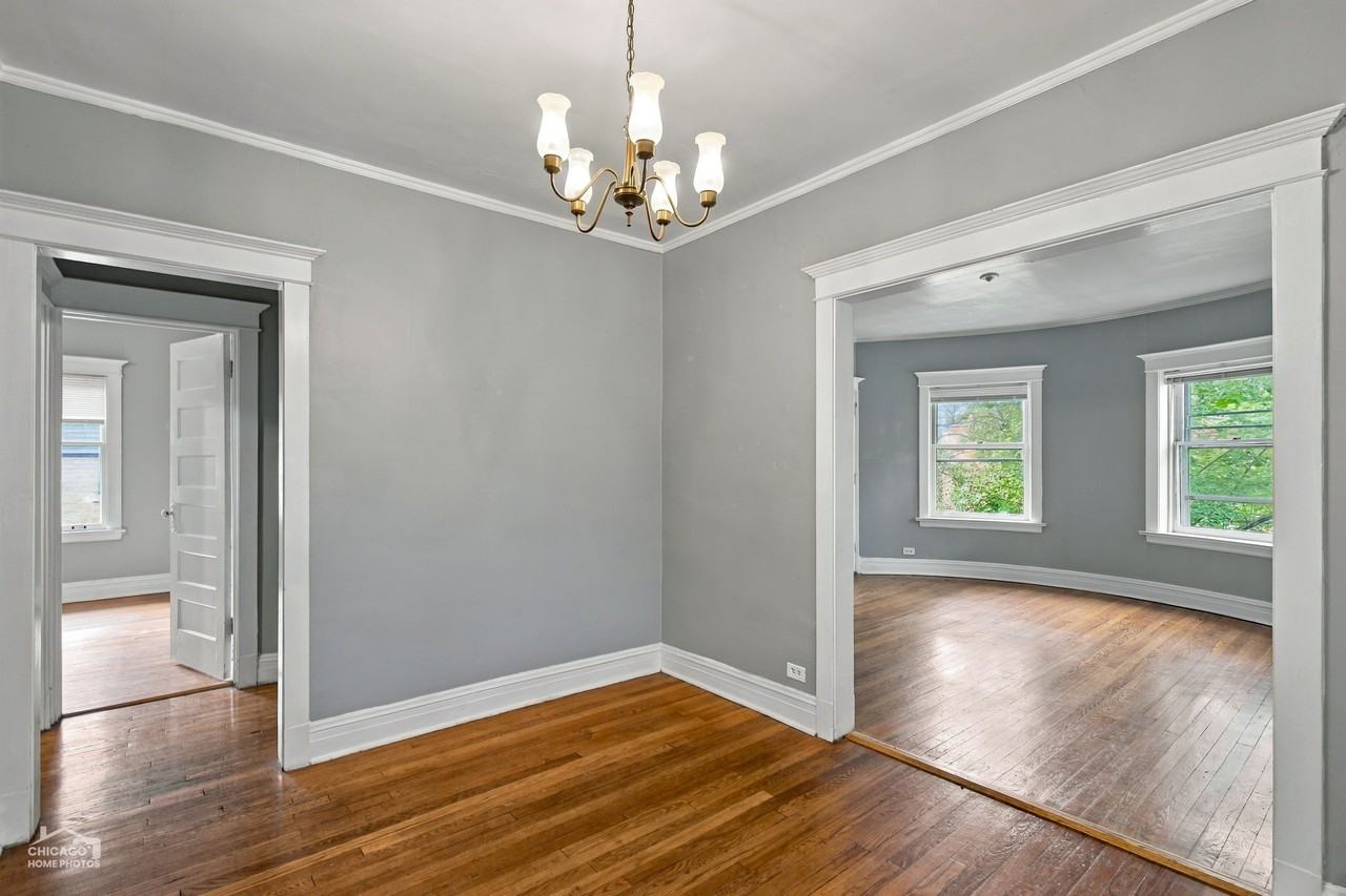 1104 Dempster St #2 - Photo 3 of 12