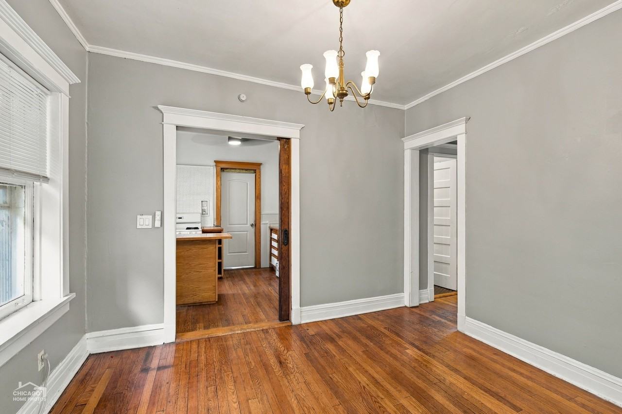 1104 Dempster St #2 - Photo 4 of 12