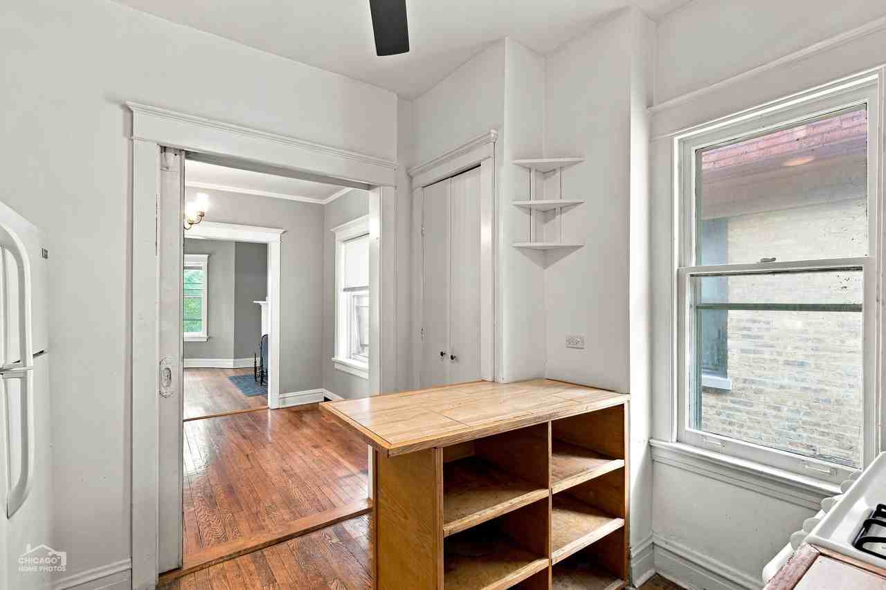 1104 Dempster St #2 - Photo 6 of 12