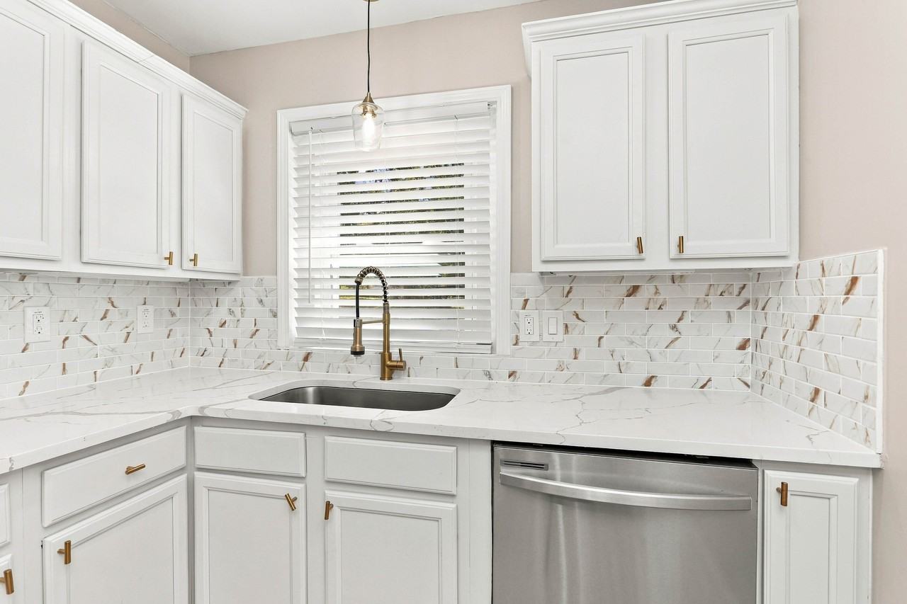 2069 Bixler Cir #1 - Photo 4 of 18