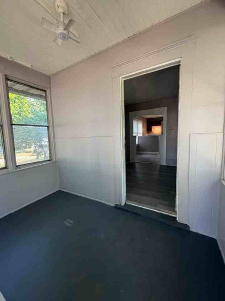 2426 Adams St - Photo 2 of 19