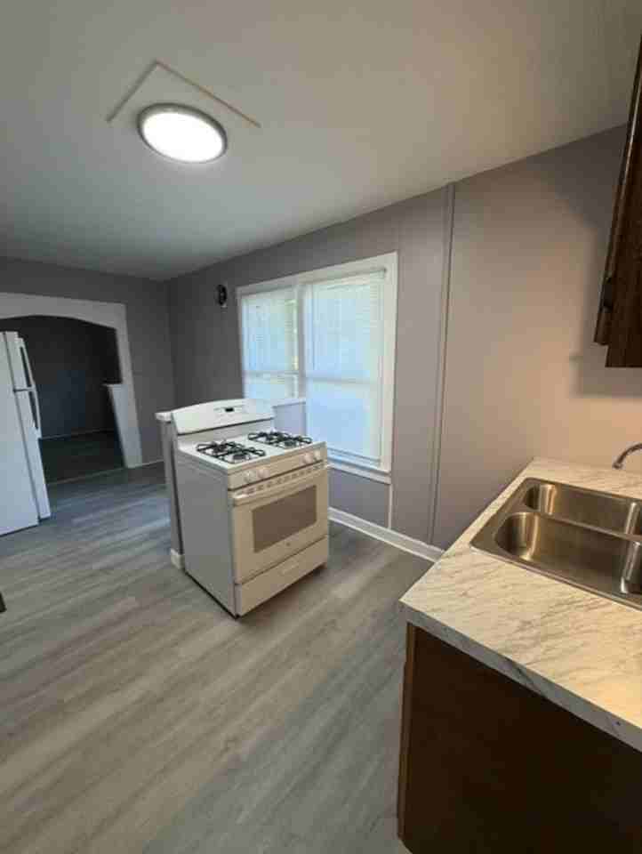 2426 Adams St - Photo 7 of 19