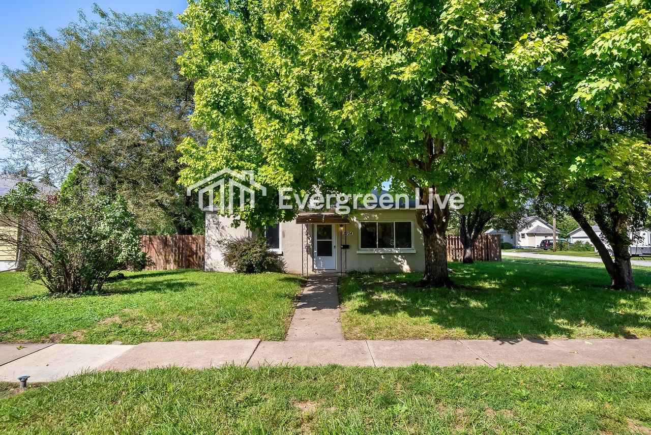 2704 4th Ave