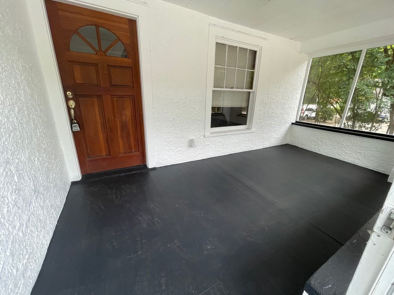 2635 W University Ave - Photo 2 of 15