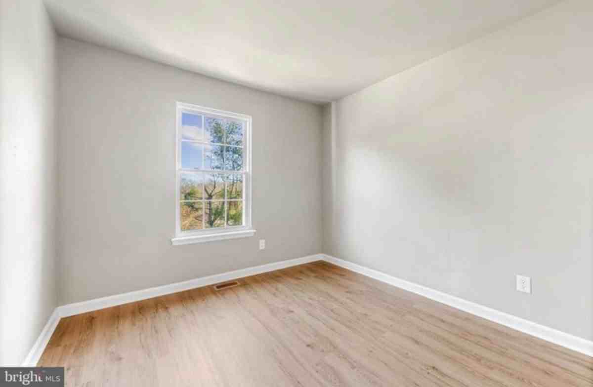 3329 Cheverly Ct - Photo 6 of 14