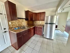 209 Davis St - Photo 1 of 1