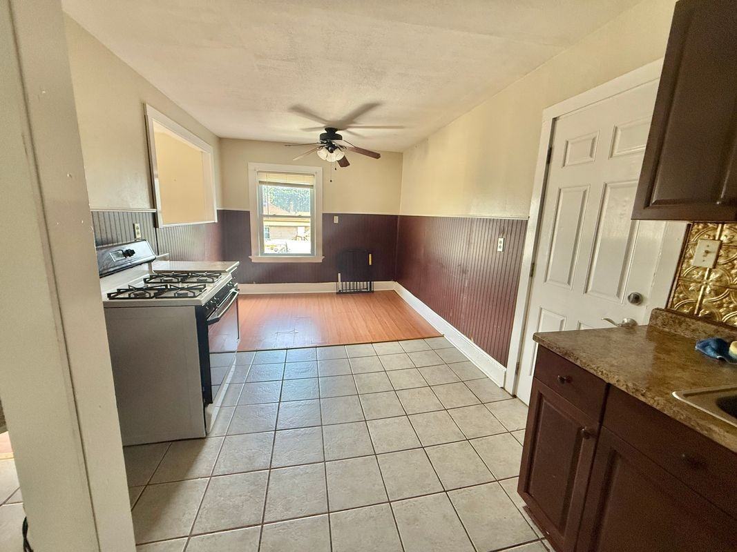 209 Davis St - Photo 7 of 7