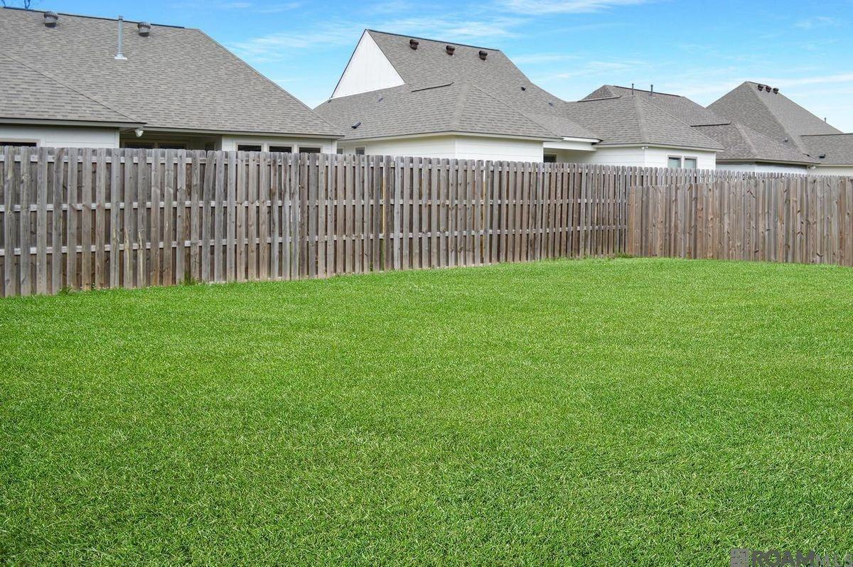 621 Greenwich Dr - Photo 2 of 12