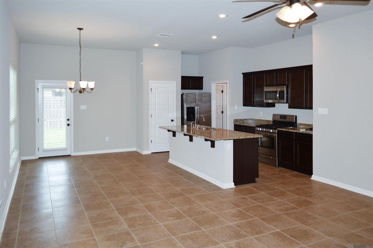 621 Greenwich Dr - Photo 5 of 12