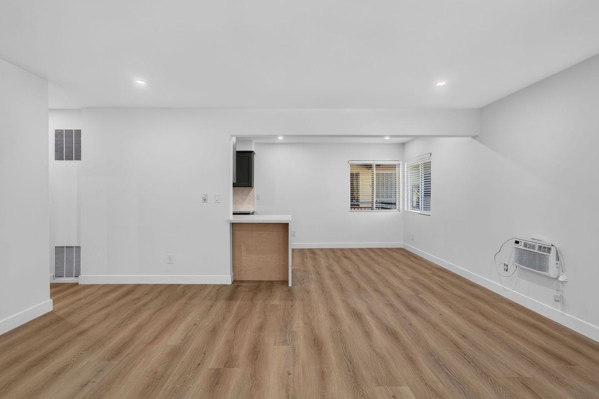 12287 Osborne St ##13 - Photo 6 of 23