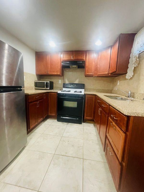 12107 Guy R Brewer Blvd ##Ll - Photo 2 of 7