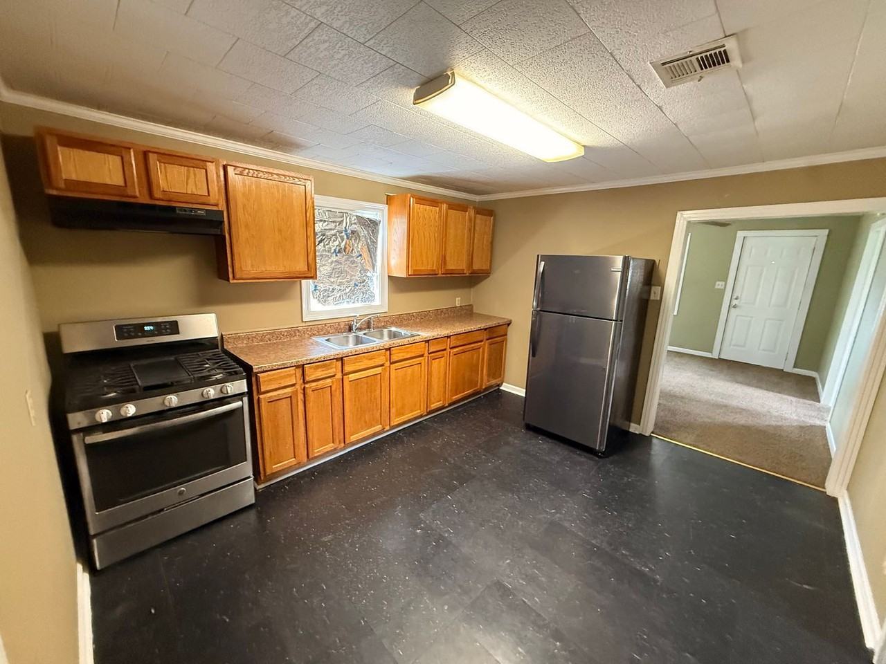 256 Field Street - Photo 3 of 10