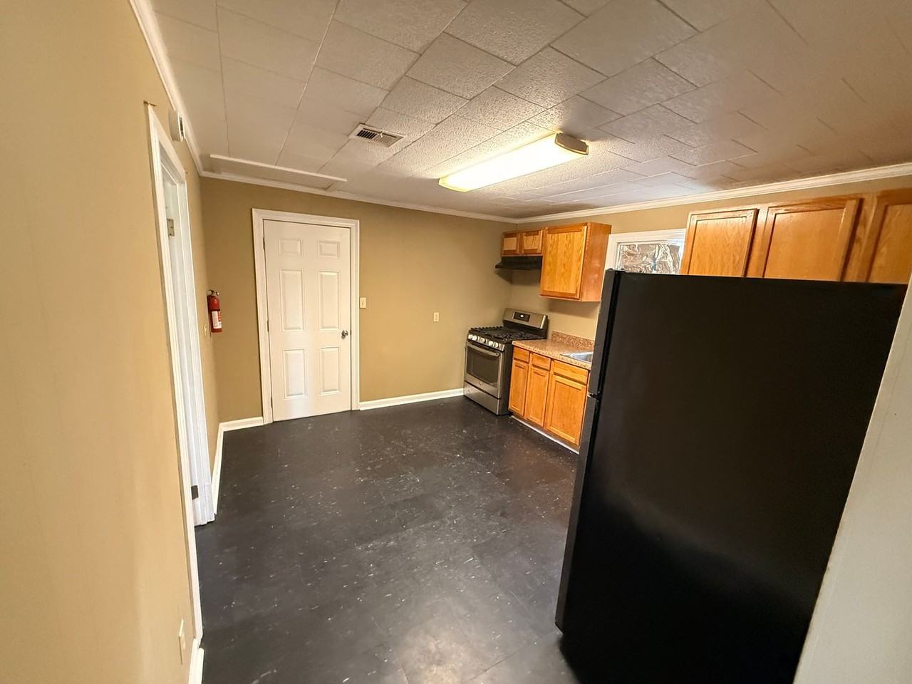 256 Field Street - Photo 5 of 10